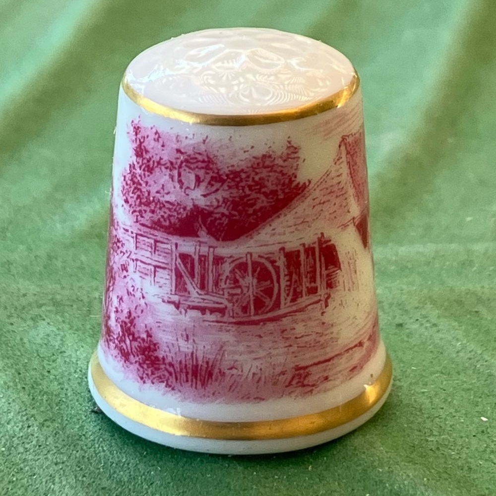 Vintage Kaiser W. Germany Scenic Red Transferware Porcelain Thimble